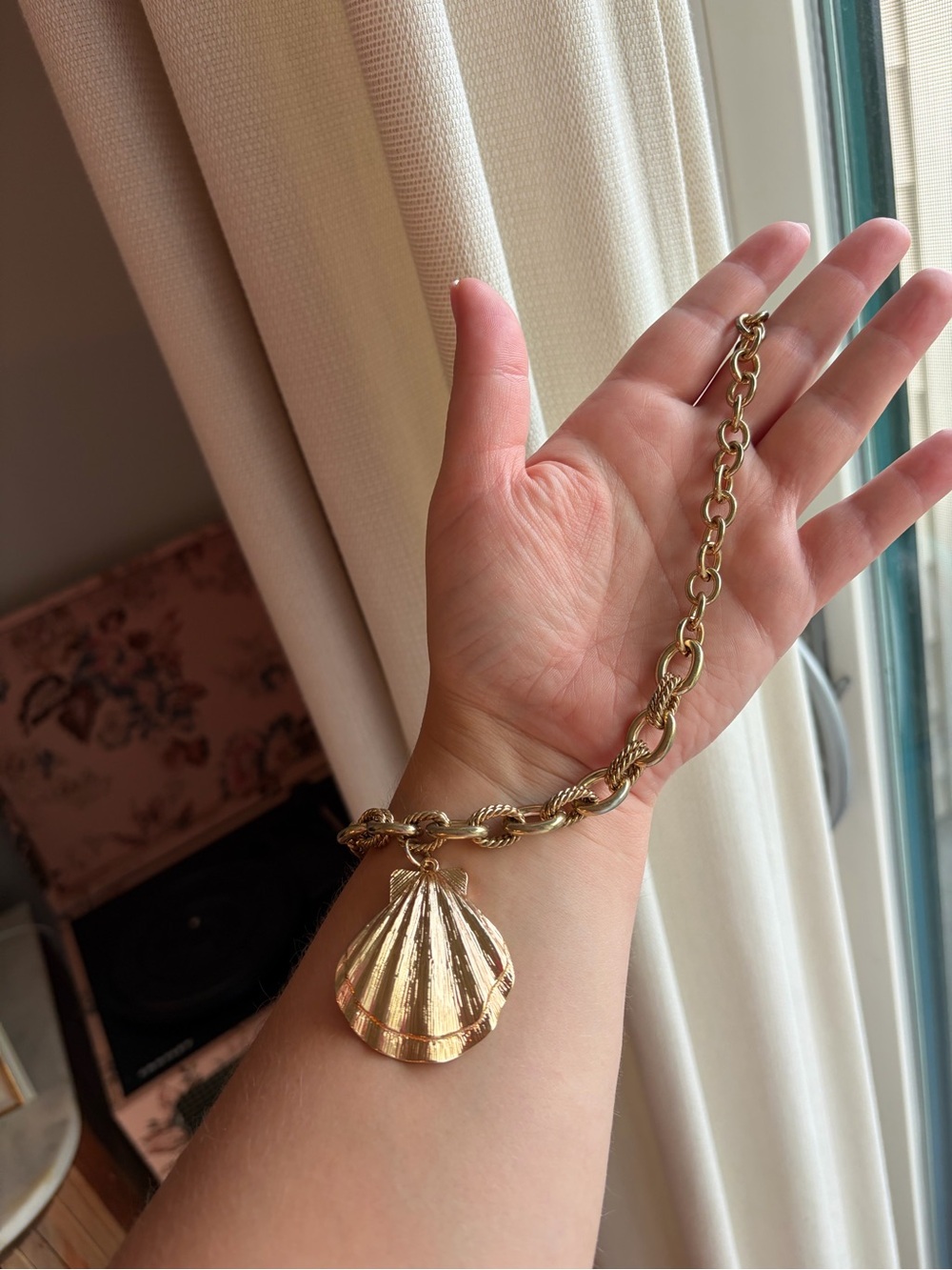 Gold seashell necklace